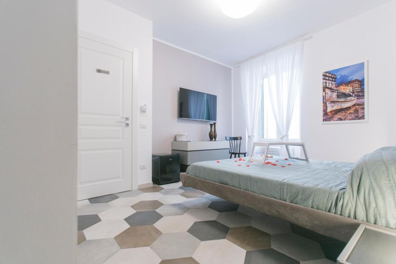 Anticaglia/24 Bed & Breakfast Наполи Екстериор снимка