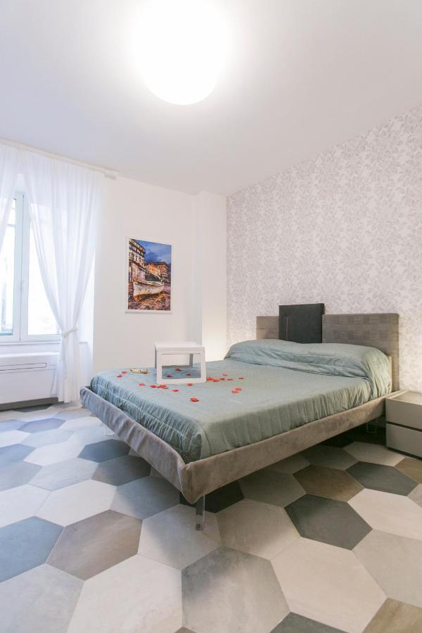 Anticaglia/24 Bed & Breakfast Наполи Екстериор снимка