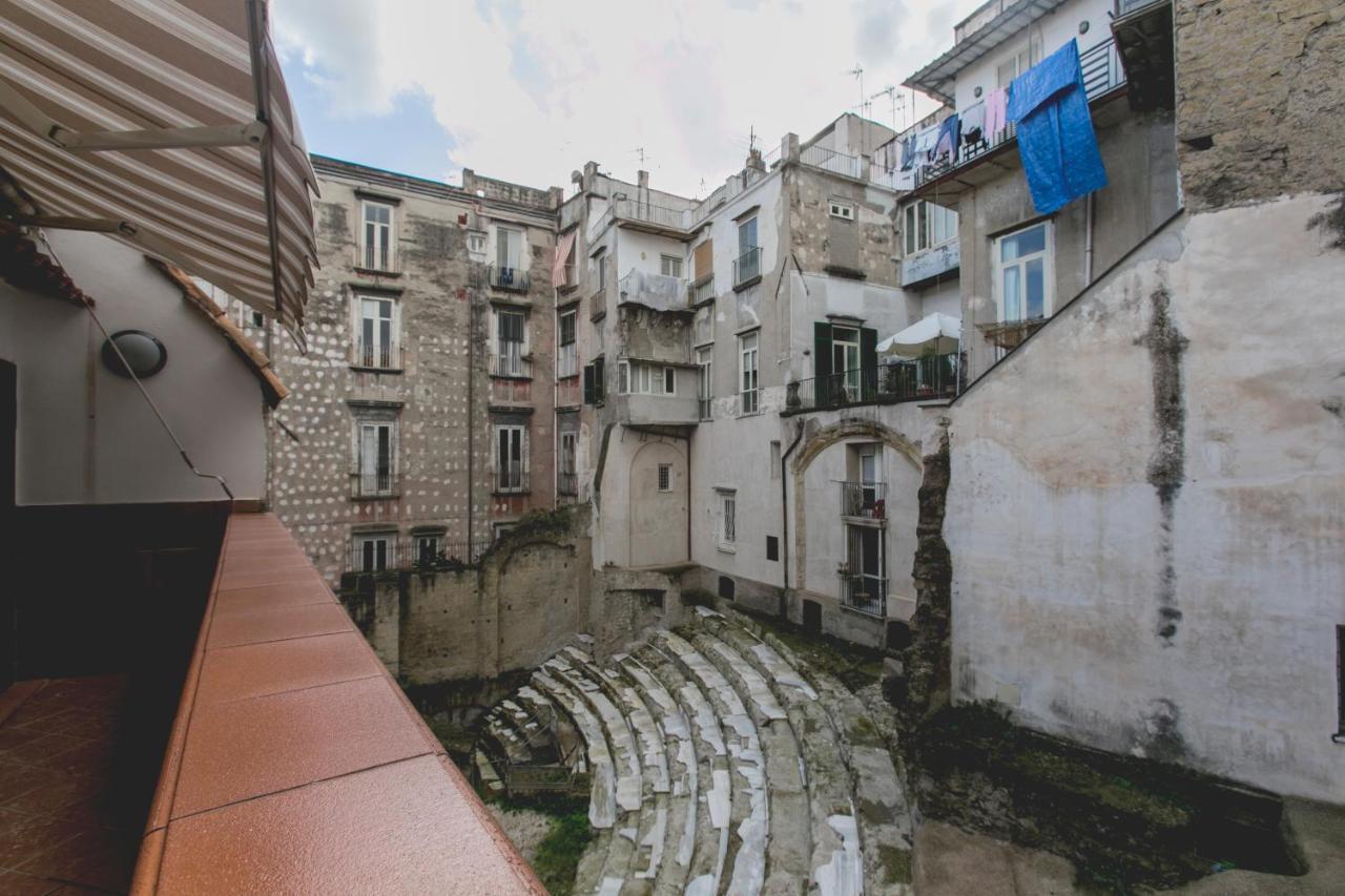 Anticaglia/24 Bed & Breakfast Наполи Екстериор снимка
