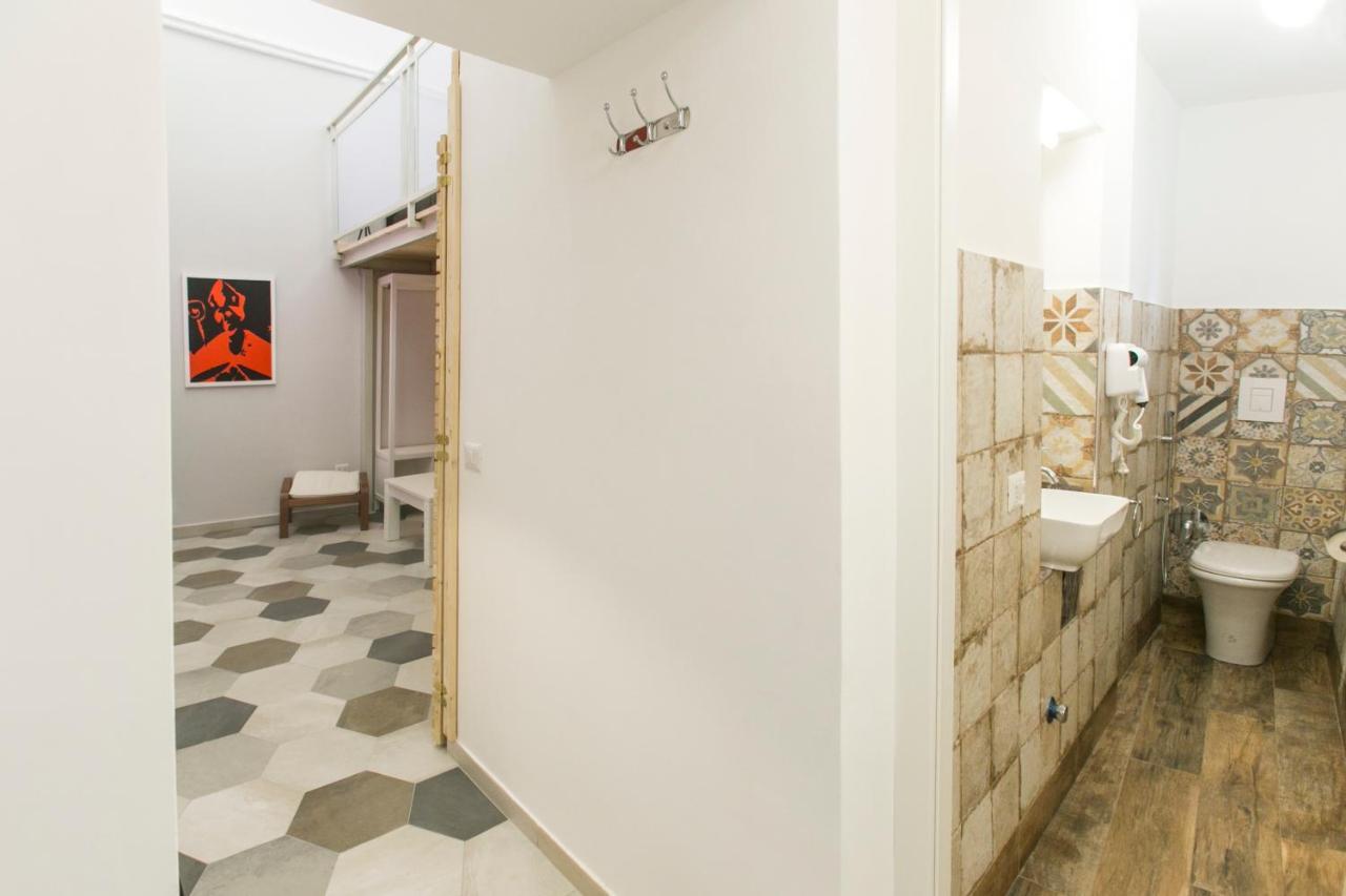 Anticaglia/24 Bed & Breakfast Наполи Екстериор снимка