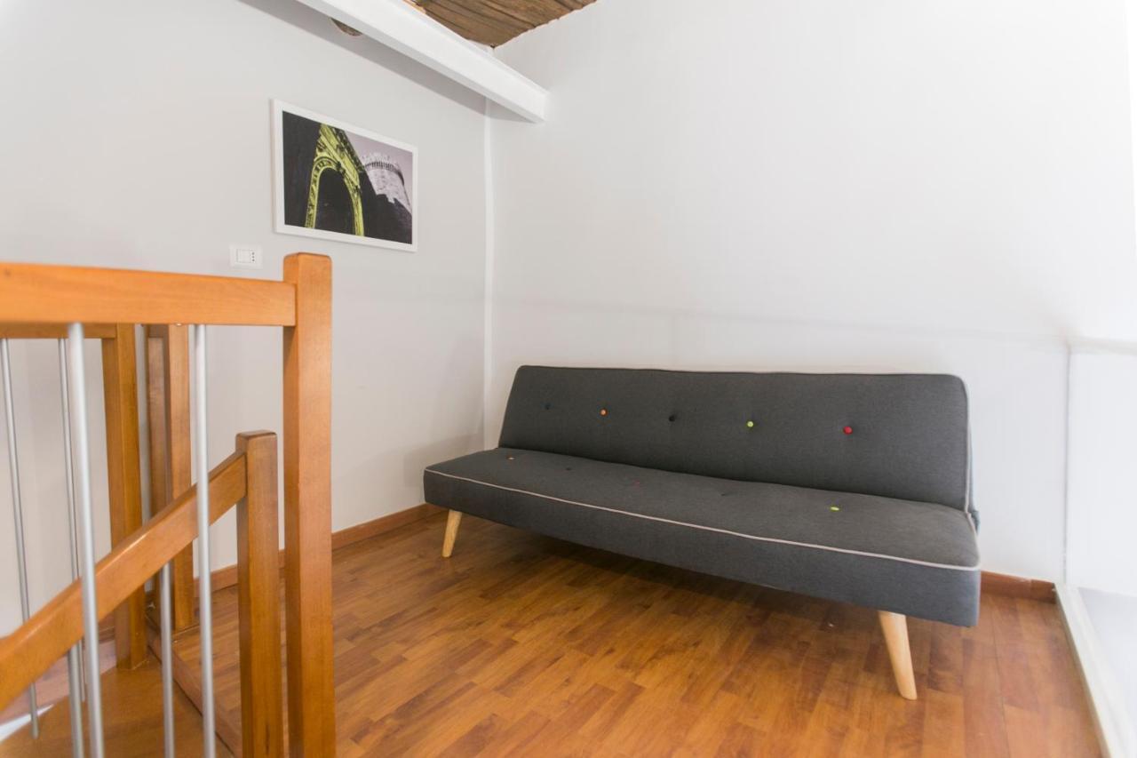 Anticaglia/24 Bed & Breakfast Наполи Екстериор снимка